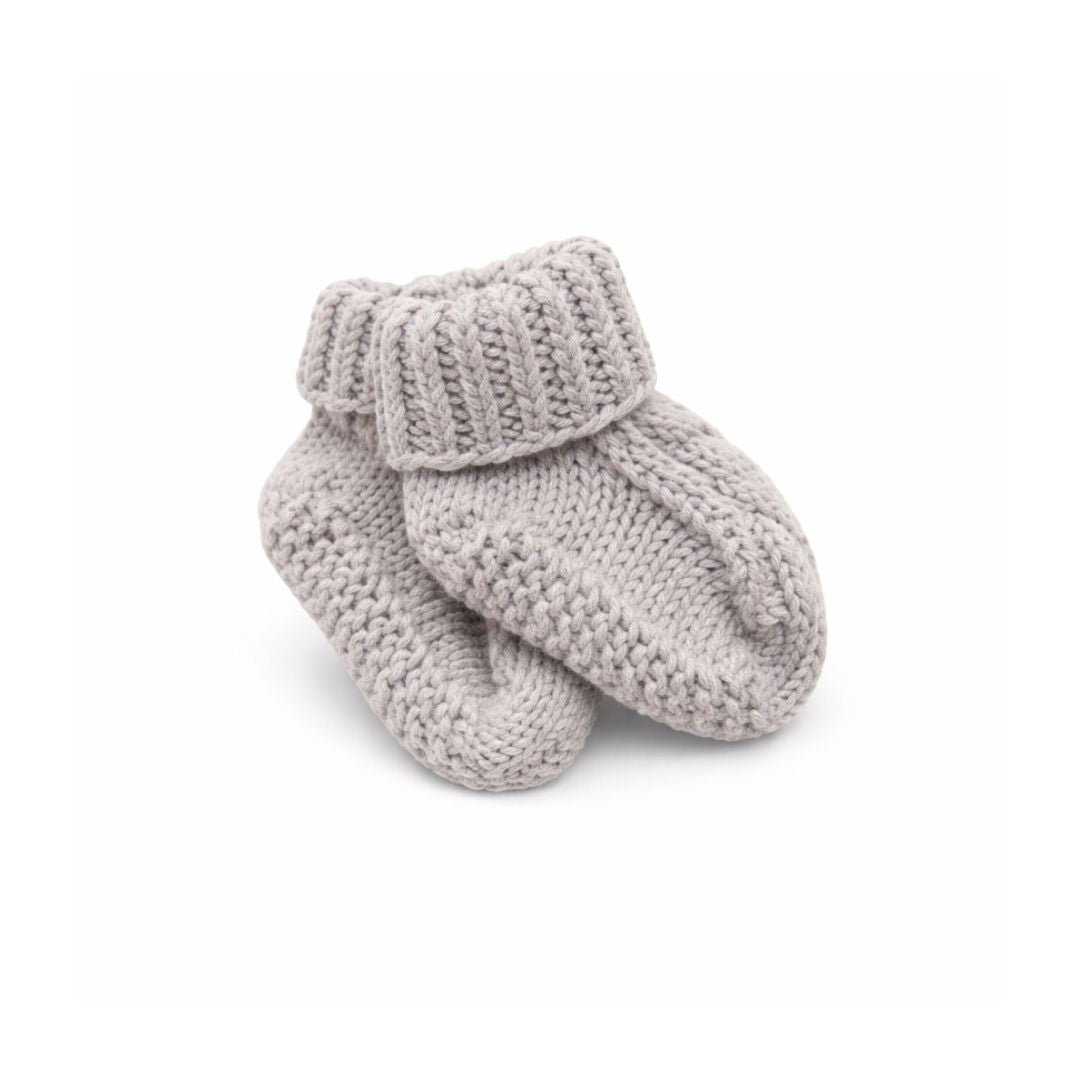Handgestrickte Baby Söckchen aus GOTS-zertifizierter Bio-Merinowolle – unser Bestselle