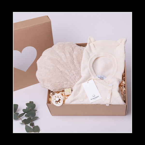 Kuschel-Muschel Geschenkbox – nachhaltige Baby Geschenkbox aus Bio-Merinowolle