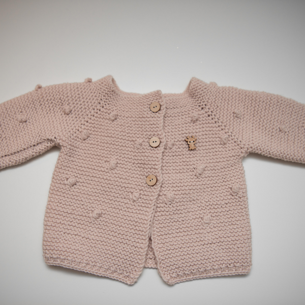 Strickjacke mit Knötchen - Handmade in Germany