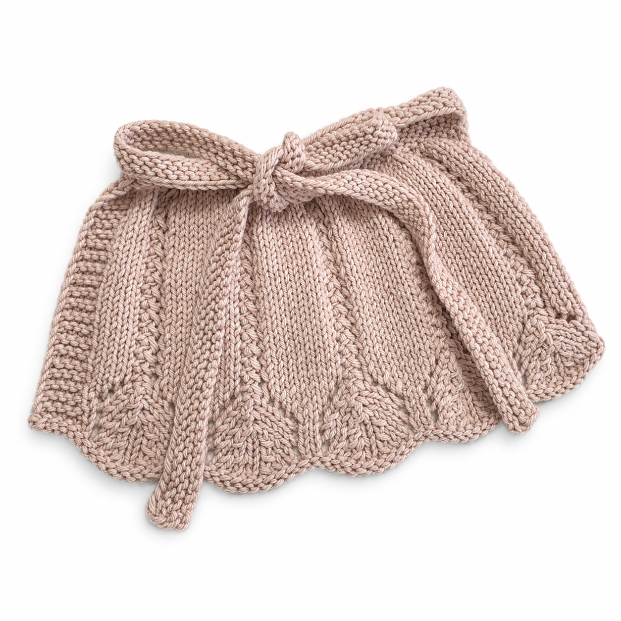 Strick-Schürze mit feinem Lochmuster, handgestrickt