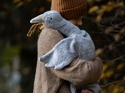 Kleines Kuscheltier Gans weiß oder grau