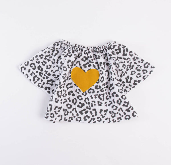 T-Shirt- Leoprint mit gelbem Herz