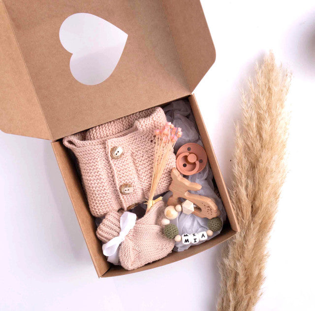 Baby Geschenkbox Rosa Strick | Nachhaltig und ökologische Baby Geschenke im Strick | Baby Geschenk Junge Mädchen | Geschenke zur Geburt Schwangerschaft | Geschenk Taufe oder Geburtstag